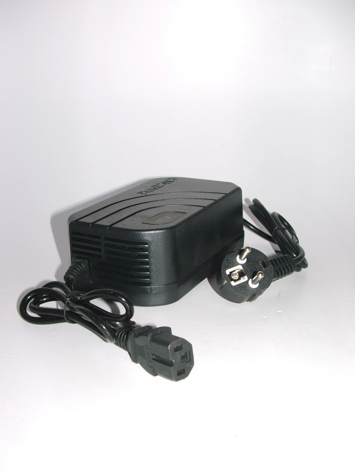 Elektromos töltő 48V 3A 20 ah-hoz