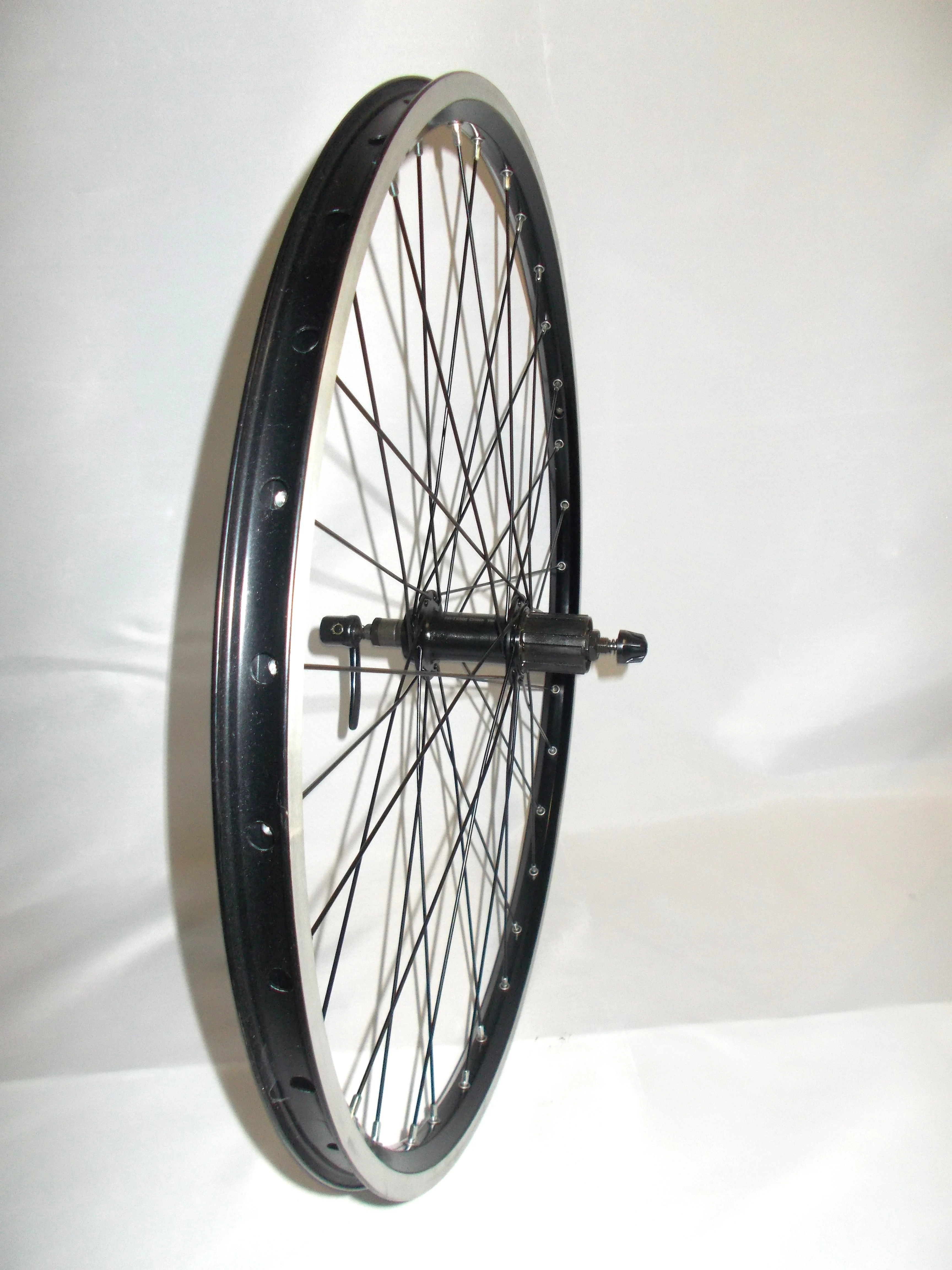 Kerék 26 kazettás shimano fekete